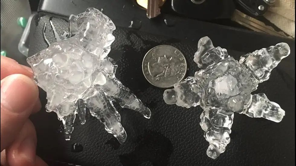 Star-shaped hailstones near Corning, California