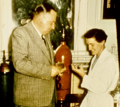 Richard Thomas and Joy Bear, scientists who investigated the smell of rain