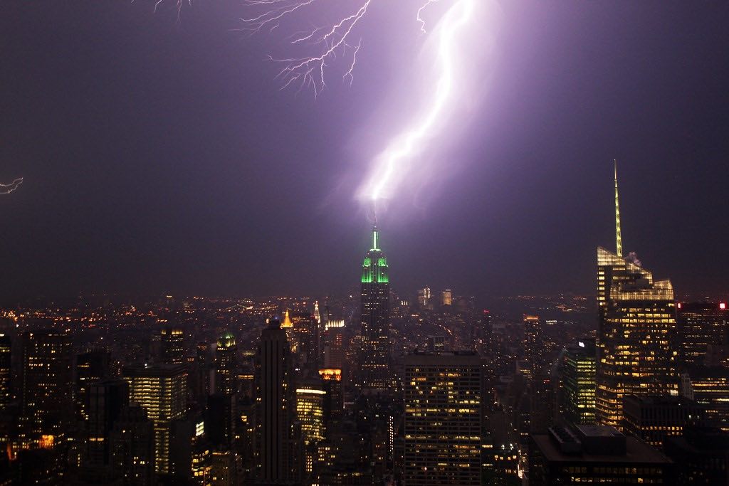 Lightning strikes the Empire State Building