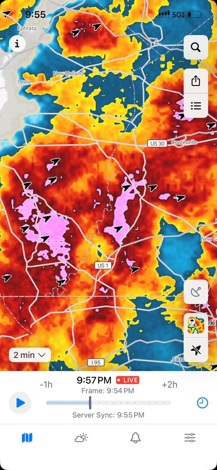 The radar map with the update-interval control set to 2 min, next to the timeline