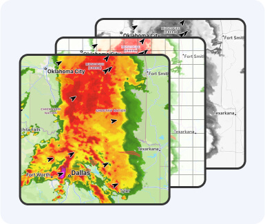 Zrzut ekranu aplikacji RainViewer z warstwą radarową, satelitarną i scaloną